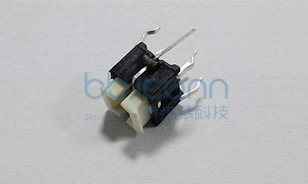 轻触开关 6x6x15.3 直插 不锈钢弹片 260G 带单色蓝灯 帽子黑油雕刻圆圈