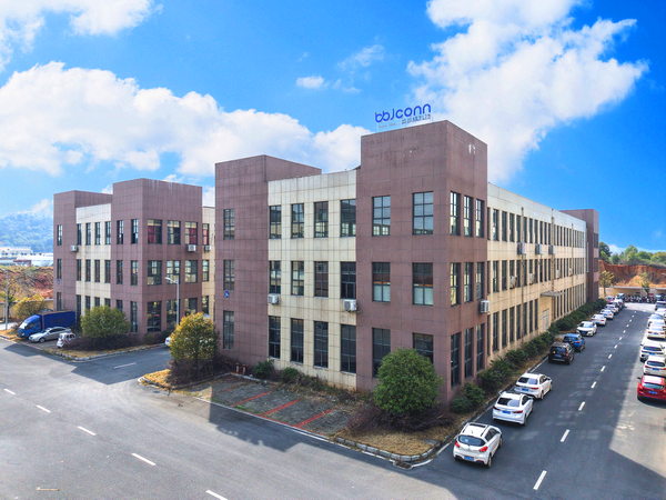 江西园区侧面航拍_调整大小